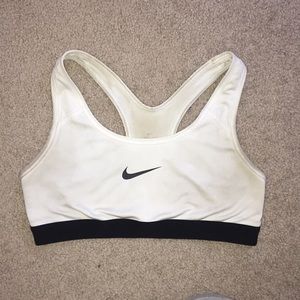 MUST GO!! Nike sports bra
